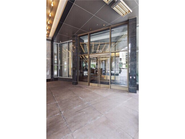 Building Photo - 255 Hennepin Ave
