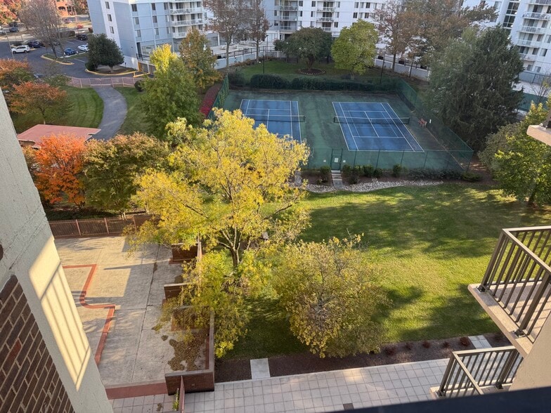 Building Photo - 6800 Fleetwood Rd