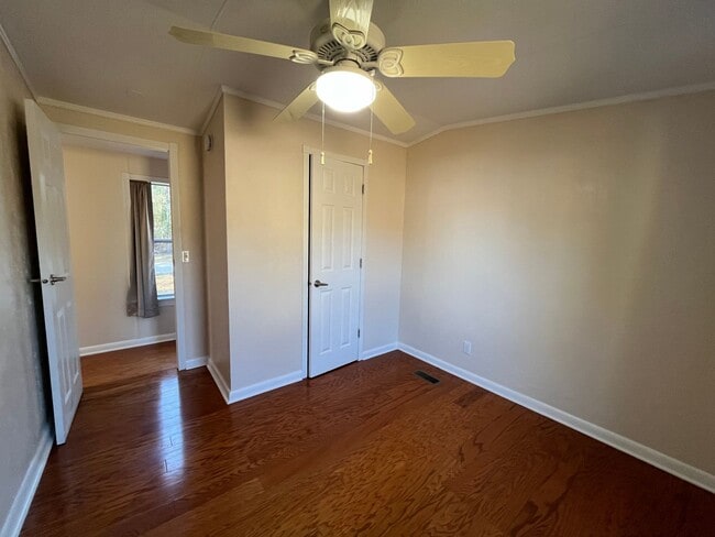 Building Photo - Newly renovated 3 Bedroom, 2 Bathroom Manufactured Home Just outside of Live Oak