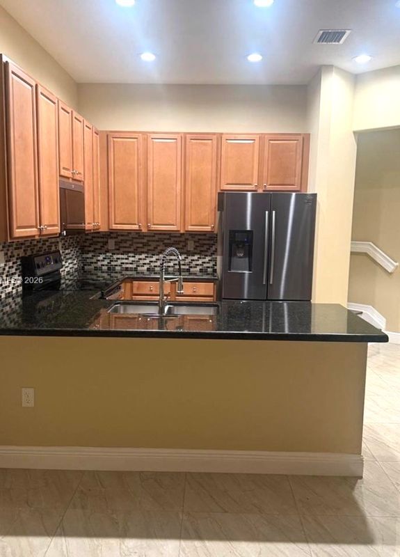 Building Photo - 9044 SW 39th St