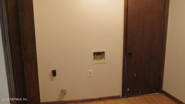 Building Photo - 1878 Shadow Ridge Trail