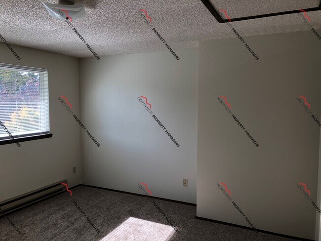 Building Photo - R115