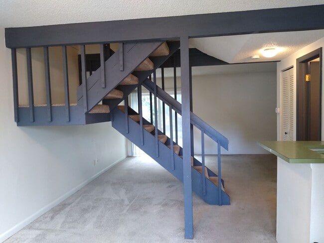 Building Photo - 1705 Heatheridge Rd