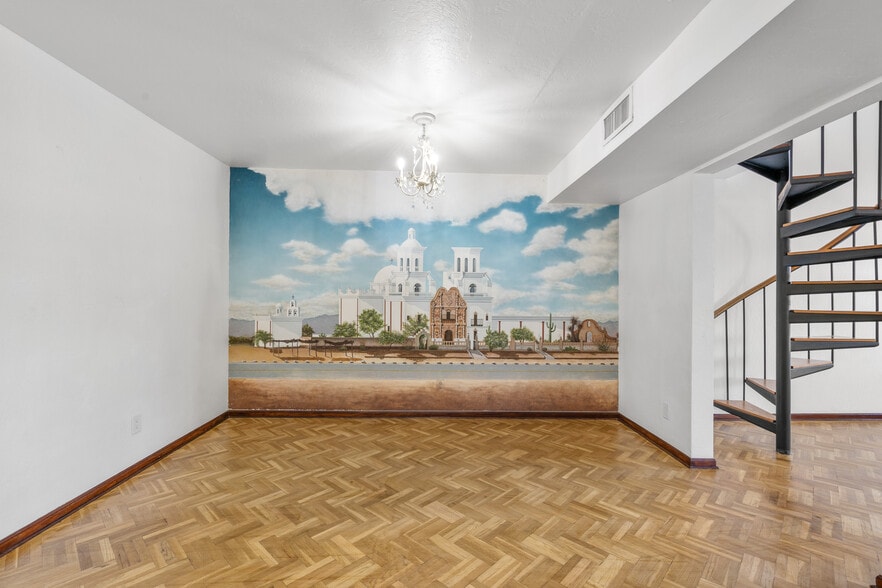 Building Photo - 3319 E Indian School Rd