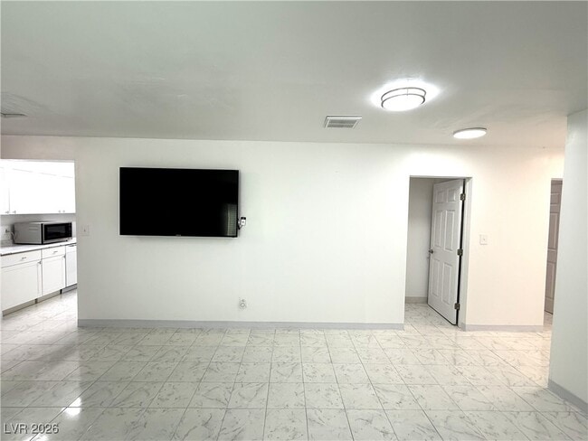 Building Photo - 3924 Mount Charleston Dr