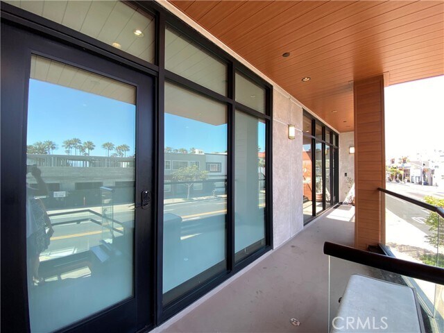 Building Photo - 500 E Balboa Blvd