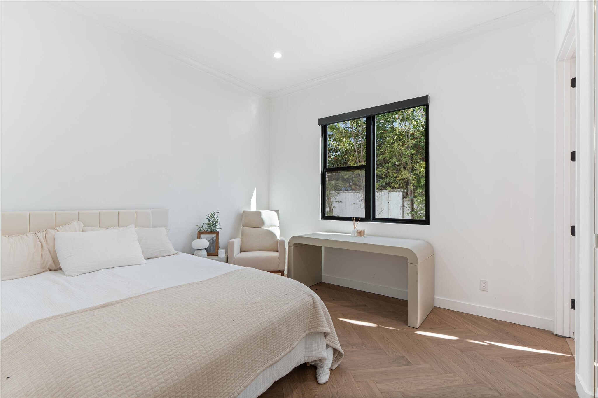 Building Photo - 17437 Oak Creek Ct