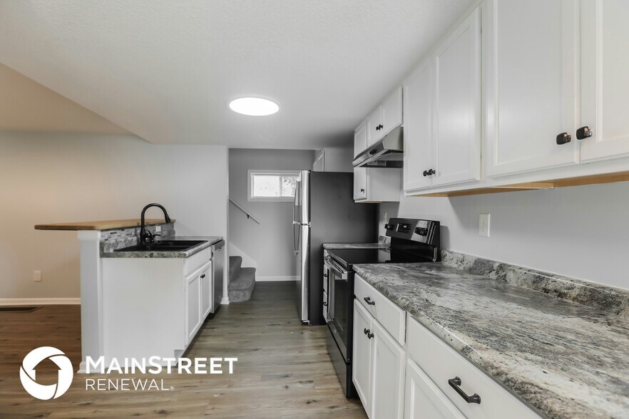 Building Photo - 1411 Randall Rd