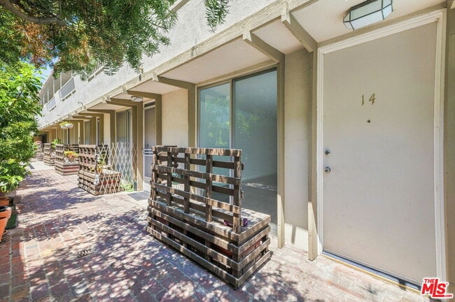 Building Photo - 11652 Chenault St