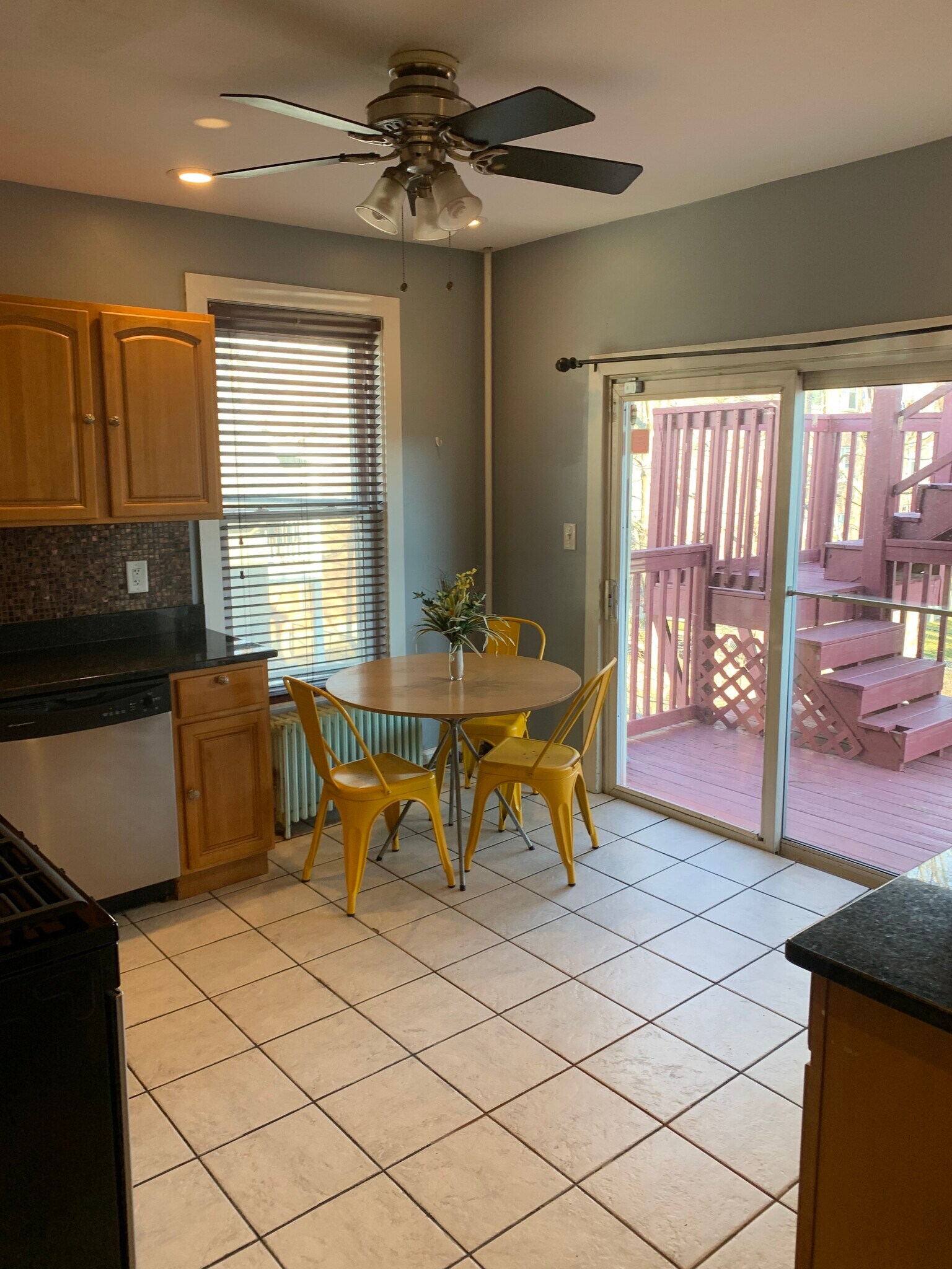 Building Photo - 16 Mayfair St