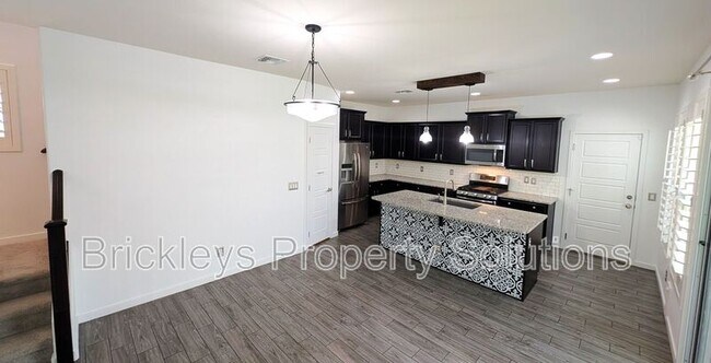 Building Photo - 2632 S Tobin