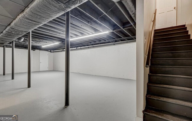 Building Photo - 922 Sharon Ct