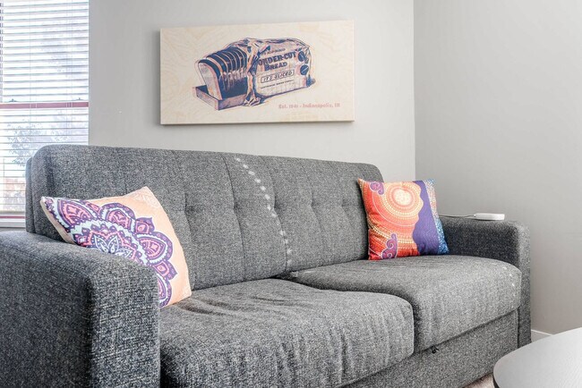 Building Photo - 615 N East St