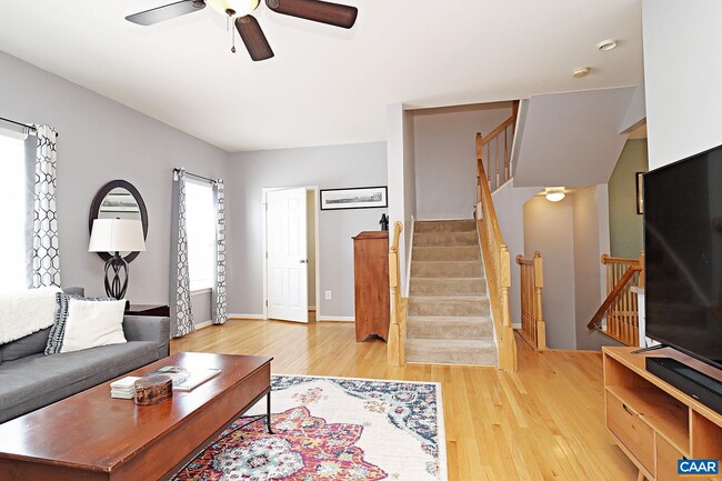 Building Photo - 37 Pine Needle Way