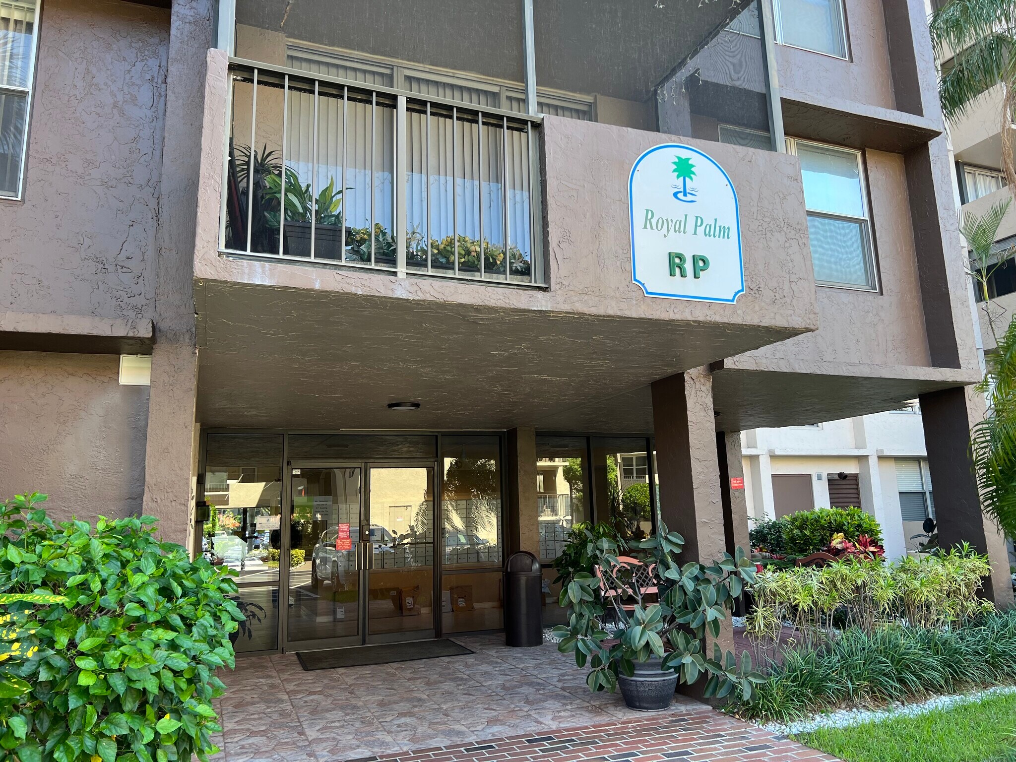 Royal Palm North Entrance - 777 S Federal Hwy