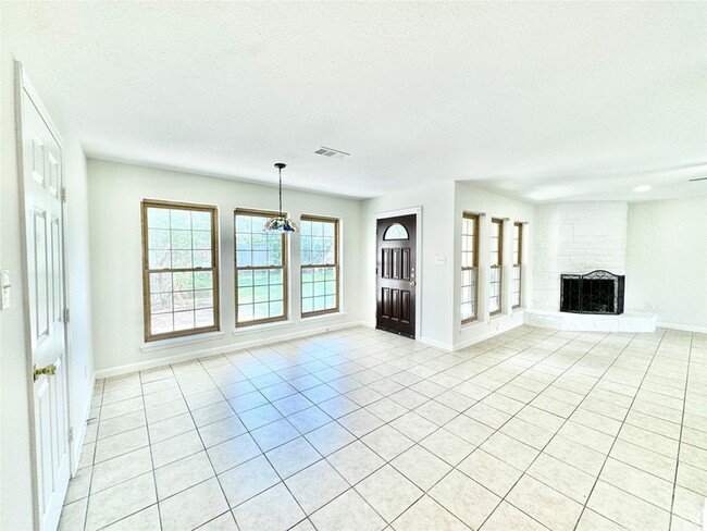 Building Photo - 7914 Oakington Dr
