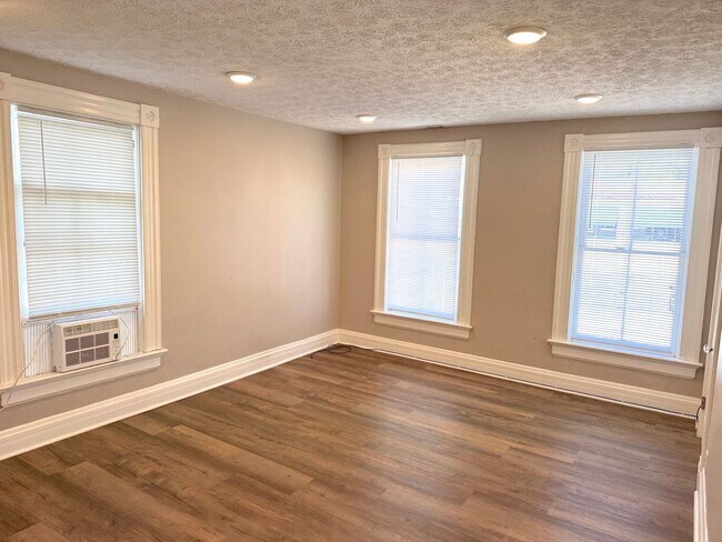 Building Photo - 3 Bedroom Home in Downtown Hamilton