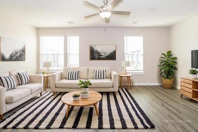 Building Photo - 309 N Centro Cir