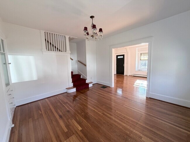 Building Photo - 9 Hollis St