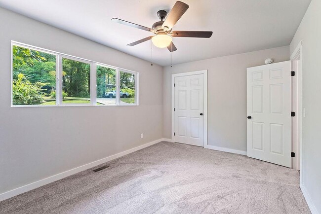 Building Photo - 16 Duvall Ln