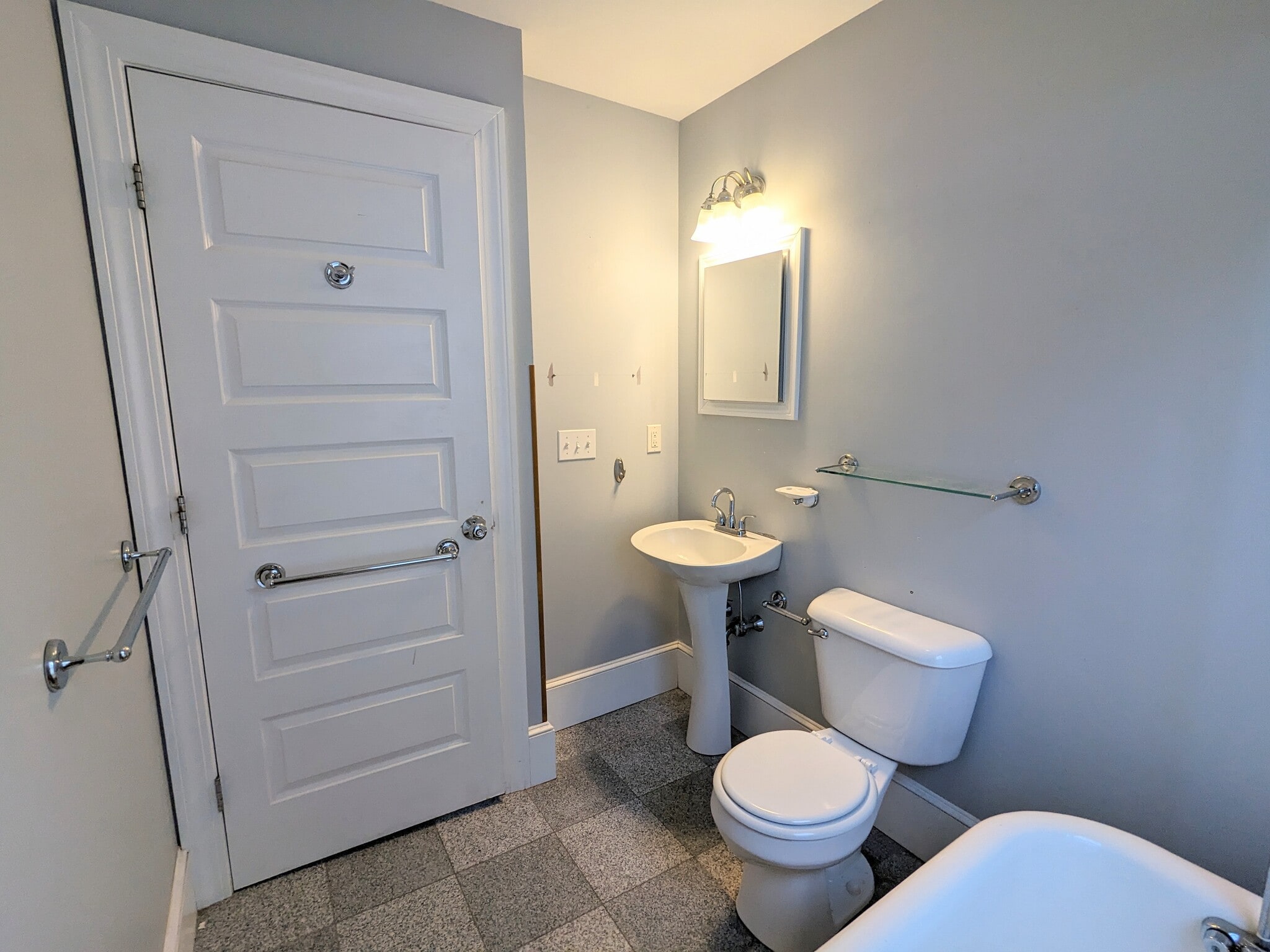 Building Photo - 56 Rackleff St