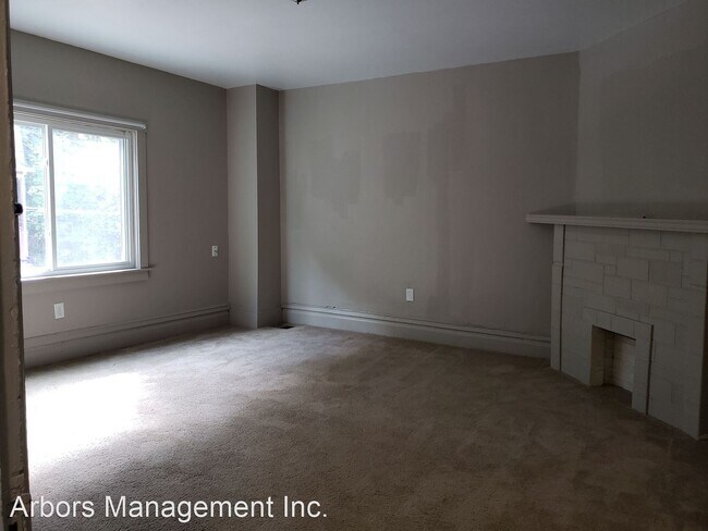 Building Photo - 3 br, 1 bath House - 32 Kenwood Avenue