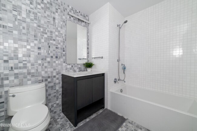 Building Photo - 15 Morris Ave