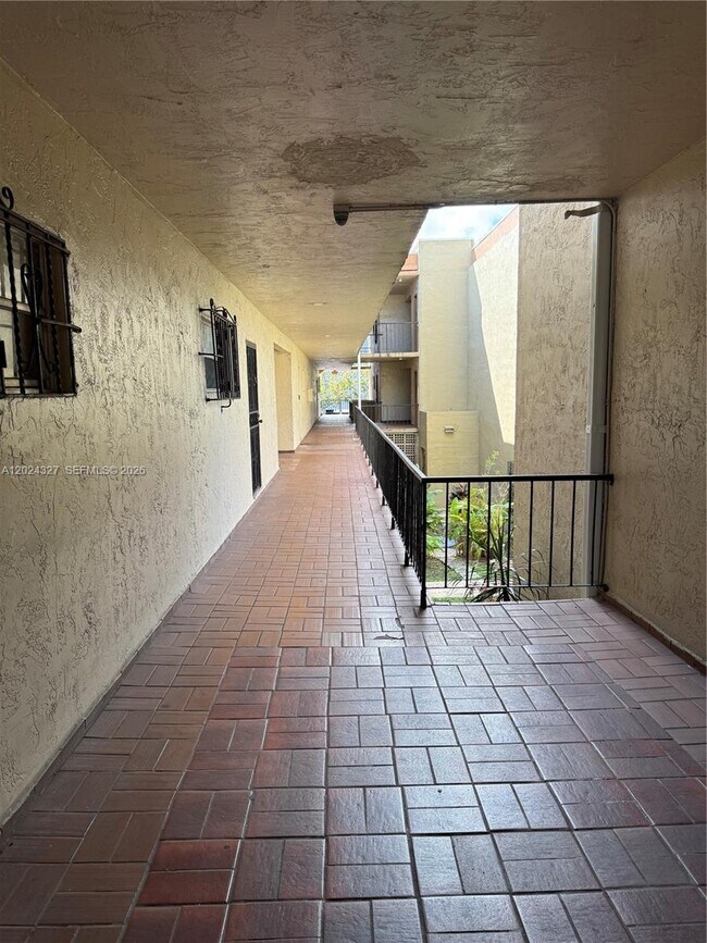 Building Photo - 6070 W 18th Ave
