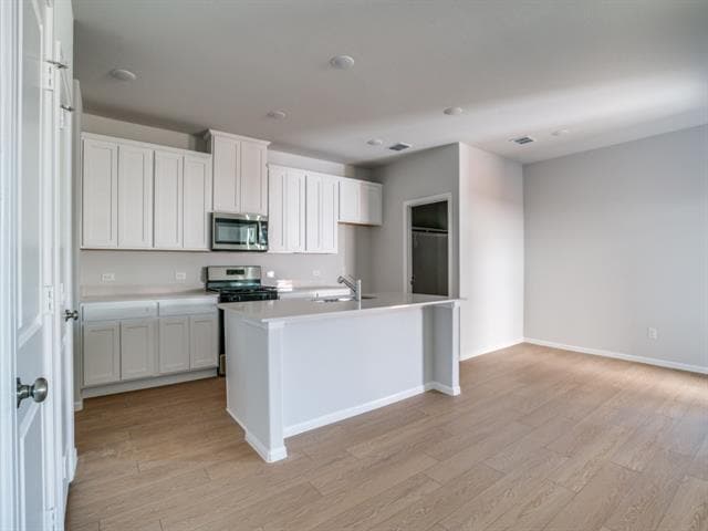 Building Photo - 841 Santa Lucia Dr