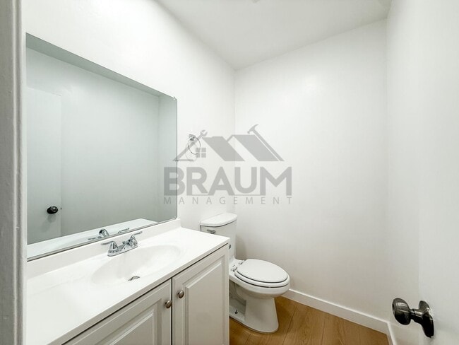 Building Photo - 6041 Whitsett Ave