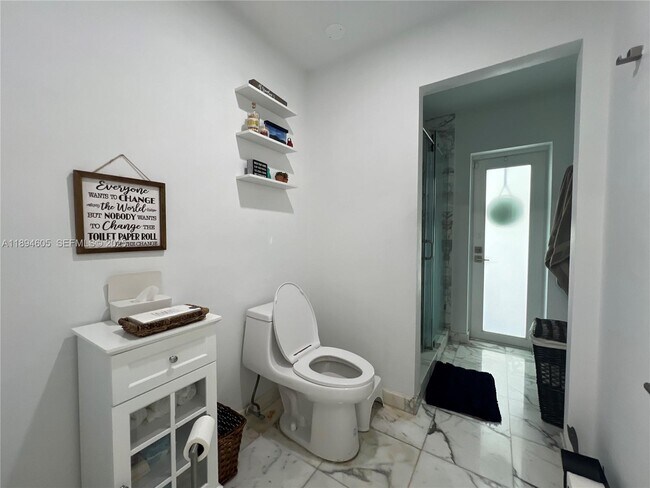 Building Photo - 4934 NW 94th Doral Pl