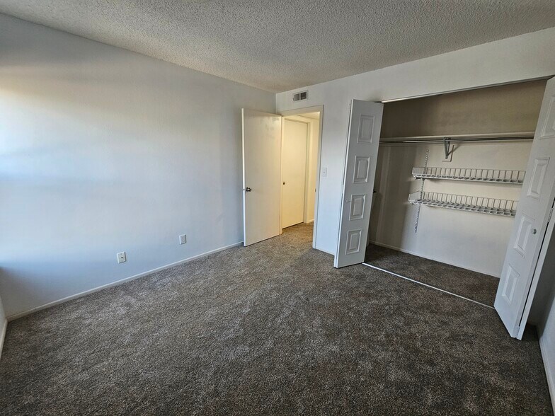 Building Photo - 144 W Rockrimmon Blvd