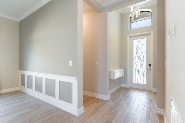 Building Photo - Stunning Country Club East Unfurnished Res...