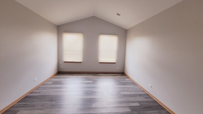 Building Photo - 2592 Hillsboro Blvd