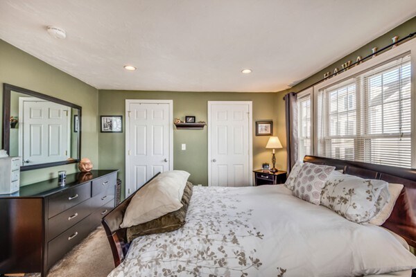 Building Photo - 37 Parker St