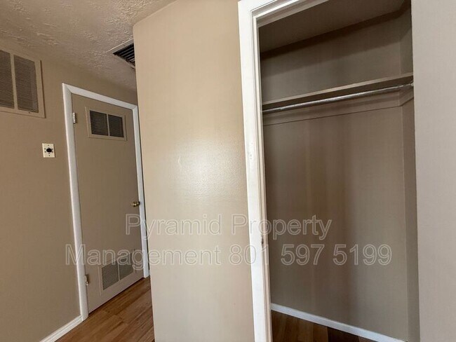 Building Photo - 1495 S 200 E