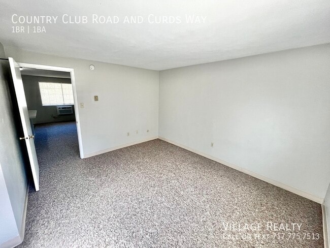 Building Photo - 671 Country Club Rd