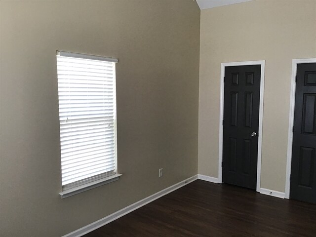 Building Photo - 527 Tansy Dr