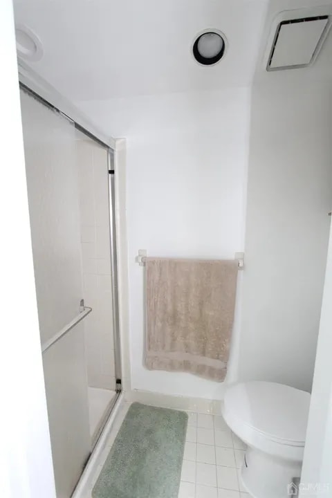 Building Photo - 587 Sayre Dr