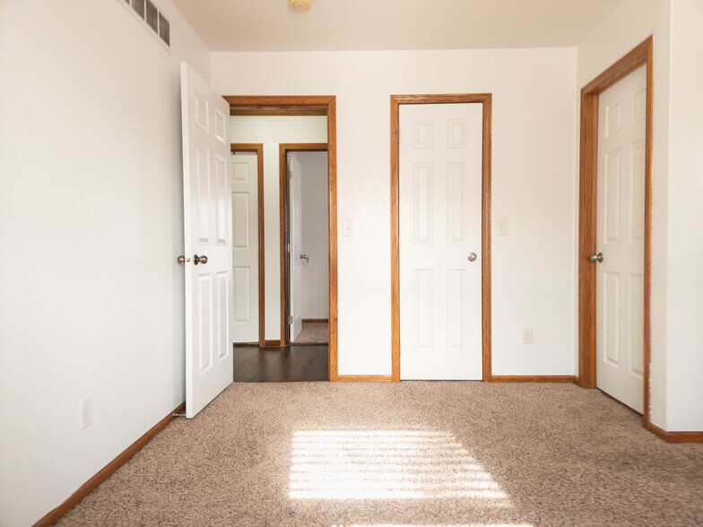 Building Photo - 5804 Snyder Ave