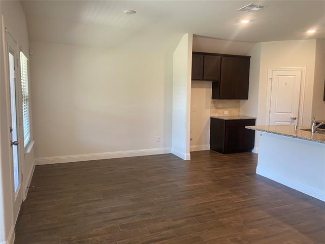 Building Photo - 4005 Waterford Dr