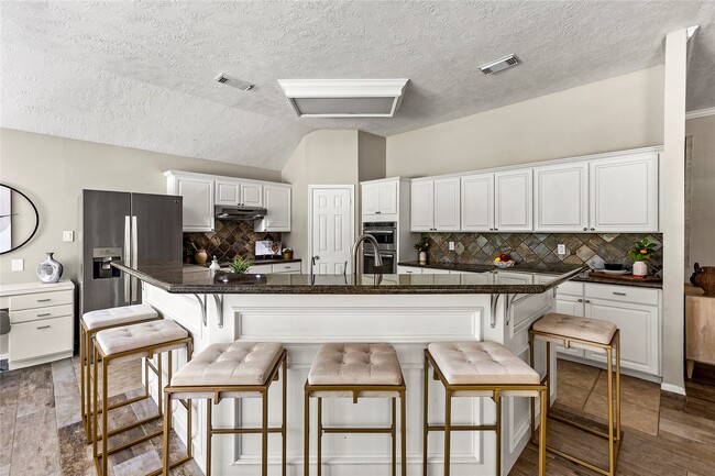 Building Photo - 170 April Cove