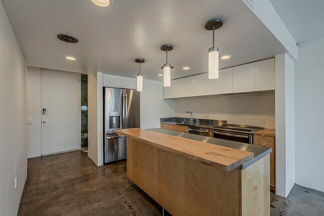 Building Photo - 4411 N 40th St