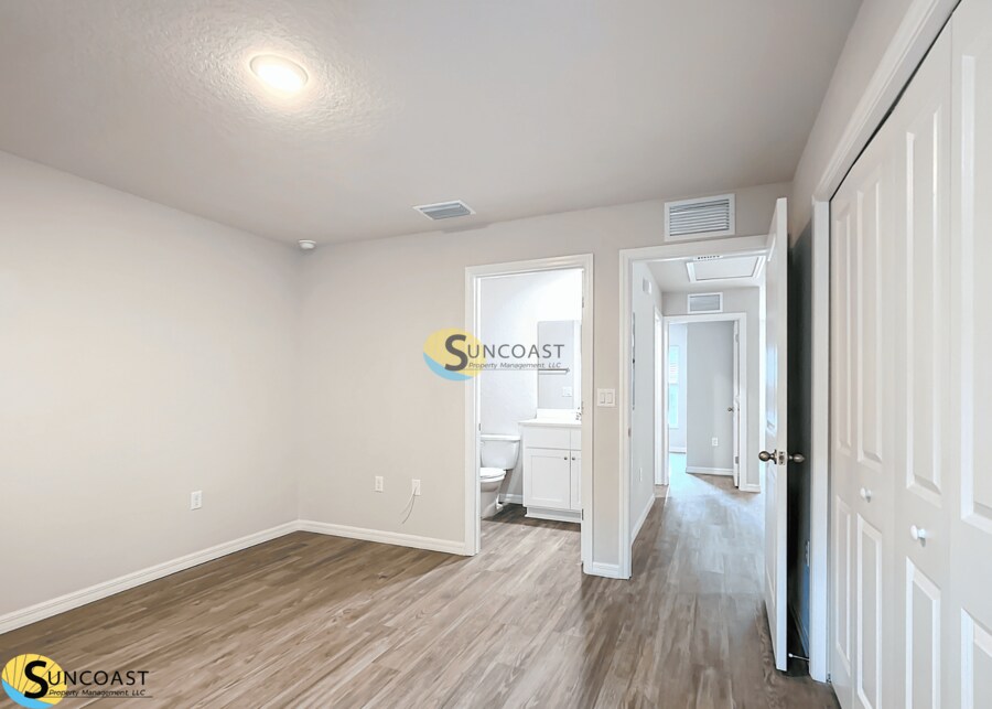 Building Photo - 9013 N Travis Dr