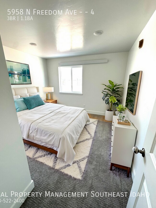 Primary Photo - 5958 N Freedom Rd