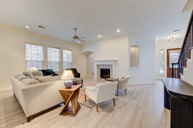 Building Photo - 1131 Sopris Dr