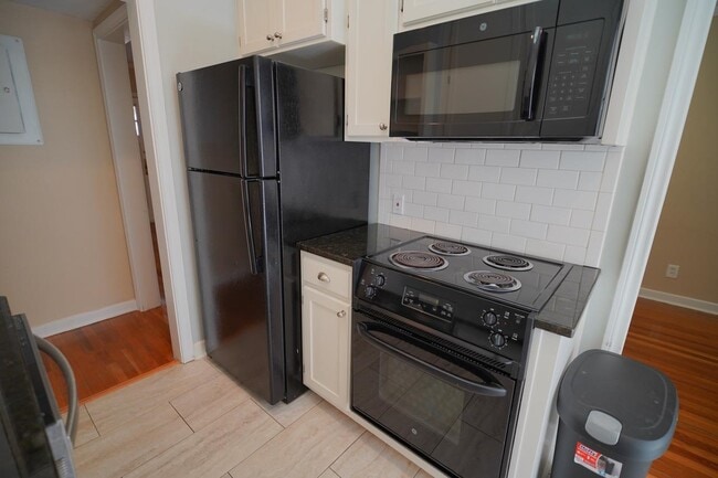 Building Photo - 525 Truett Dr