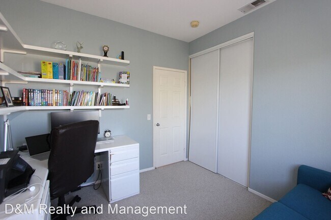 Building Photo - 3 br, 2.5 bath House - 11161 Caminito Arcada