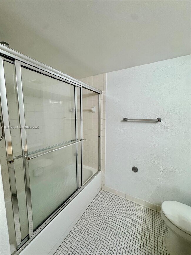 Building Photo - 110 Gardens Dr