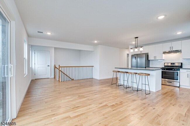 Building Photo - 708 Seaport Dr.